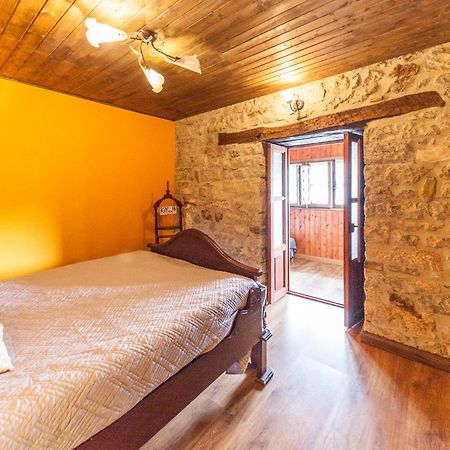 Ferienwohnung La Congosta Magica Aldea Rodeada De Montanas La Plaza Exterior foto