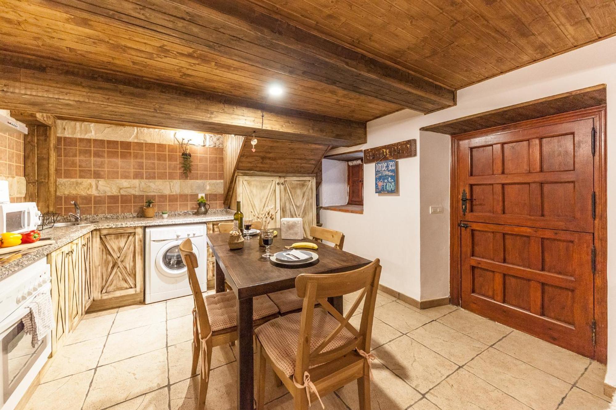 Ferienwohnung La Congosta Magica Aldea Rodeada De Montanas La Plaza Exterior foto