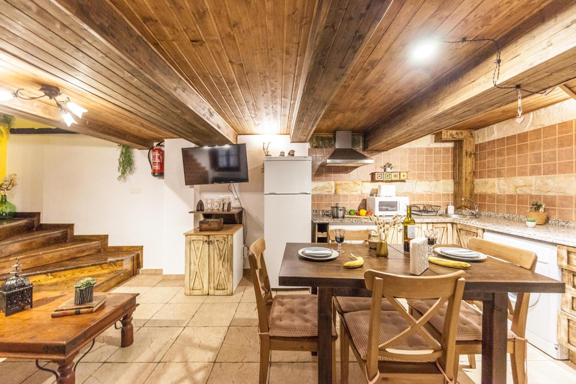 Ferienwohnung La Congosta Magica Aldea Rodeada De Montanas La Plaza Exterior foto